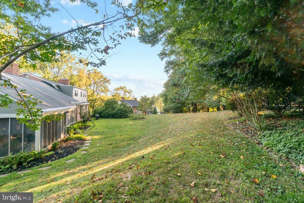 Photo of 4208 RAVENHURST CIRCLE