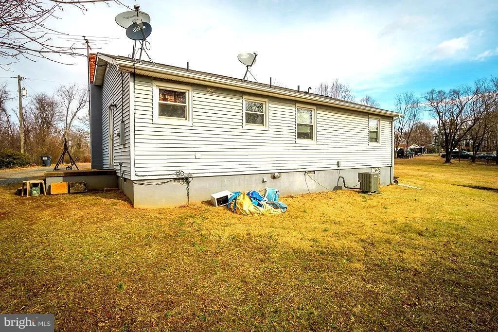 Photo of 8202 SCALES ROAD