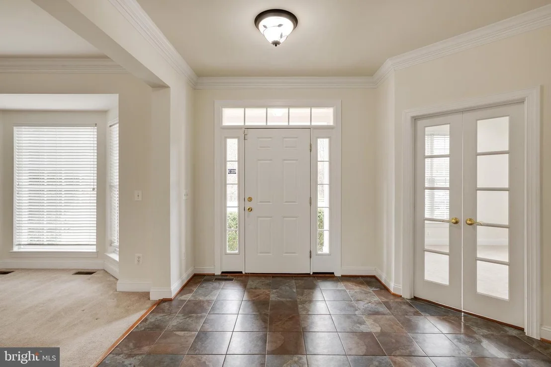 Photo of 19237 POTOMAC CREST DRIVE