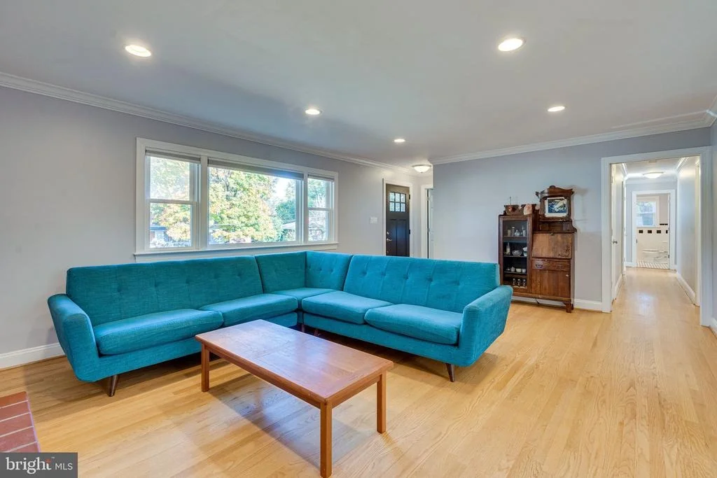Photo of 8993 MEADOWVIEW DRIVE