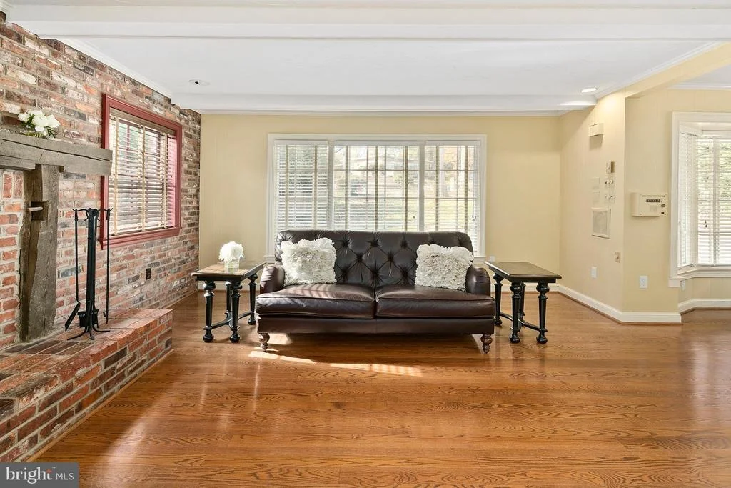 Photo of 1613 FOREST LANE
