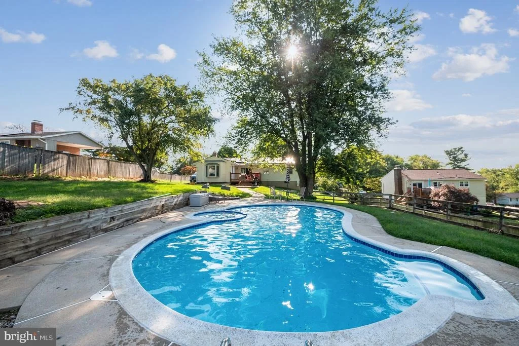 Photo of 5619 MANOR DRIVE