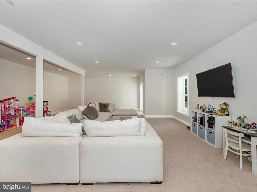 Photo of 6436 DRESDEN PLACE