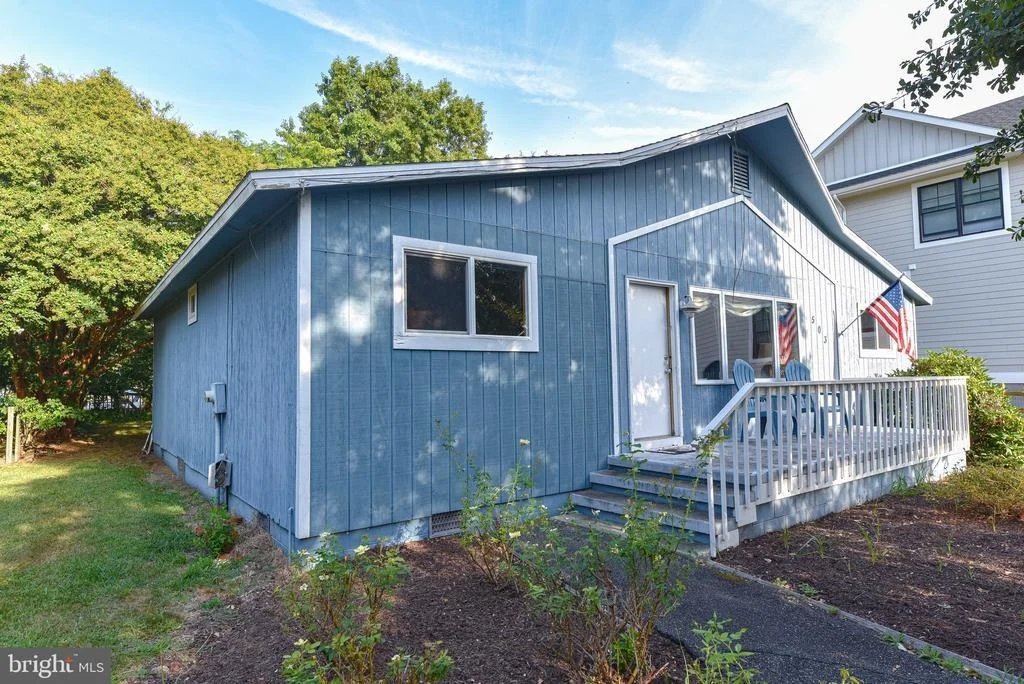 Photo of 503 FAIRWAY DRIVE