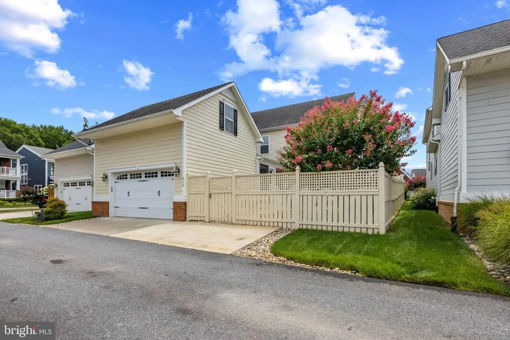 Photo of 313 THOMAS WHITE BOULEVARD