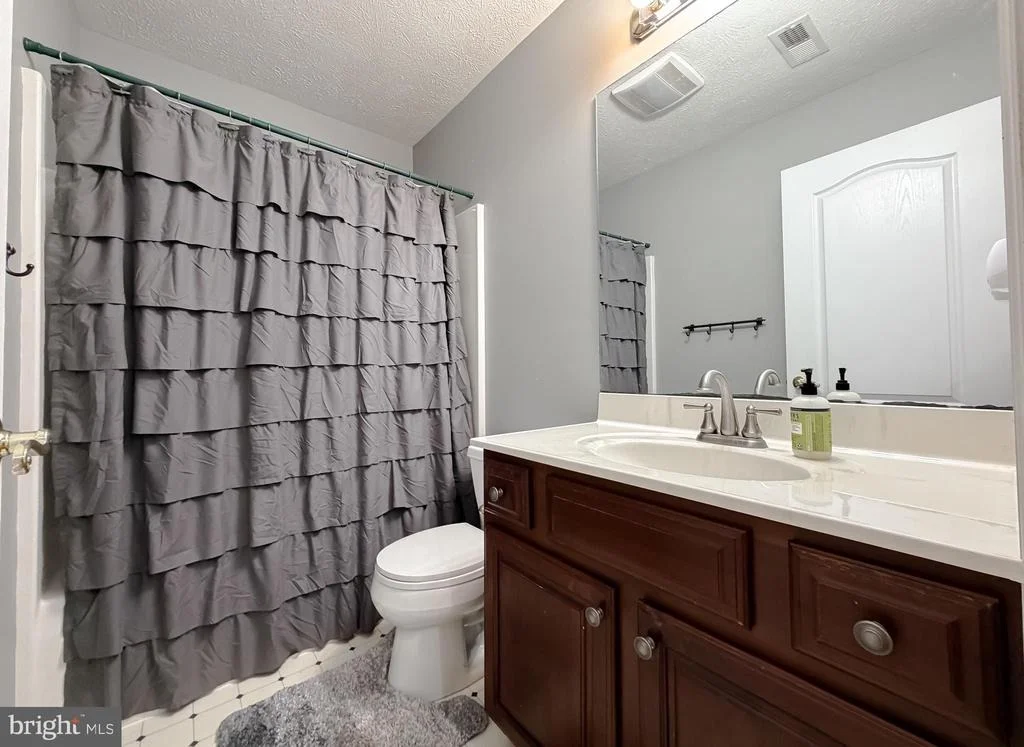 Photo of 40777 CENTER 40 CIRCLE