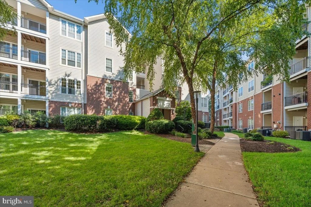 Photo of Unit 8113 at 1550 SPRING GATE DRIVE