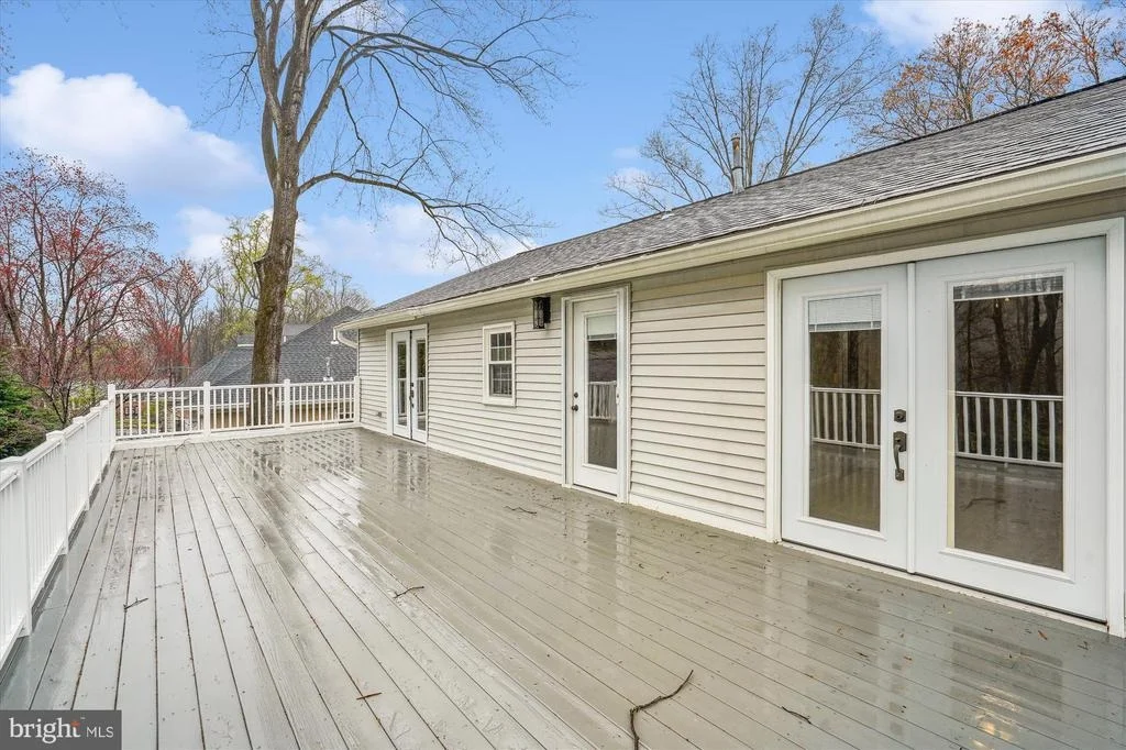 Photo of 5514 INVERCHAPEL ROAD