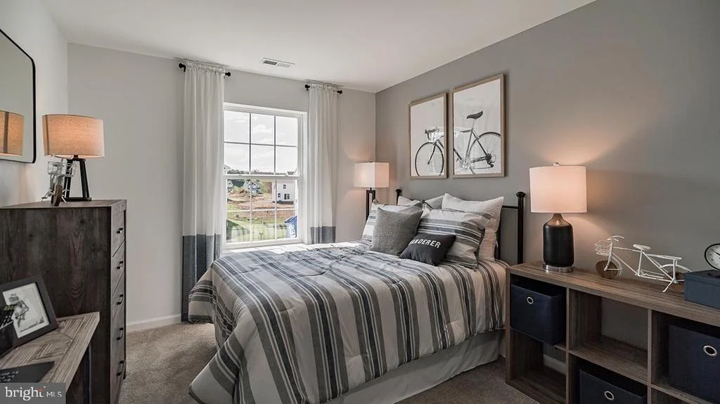 Photo of 7 WATTS AVENUE