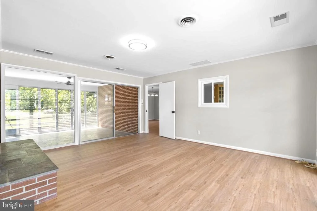 Photo of 18015 MUNCASTER ROAD