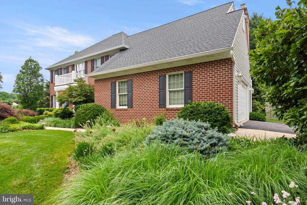 Photo of 2874 TALBERT ROAD