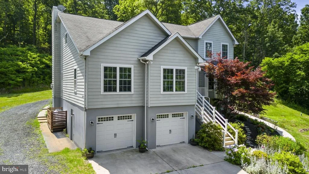 Photo of 208 MARKHAM FARM ROAD