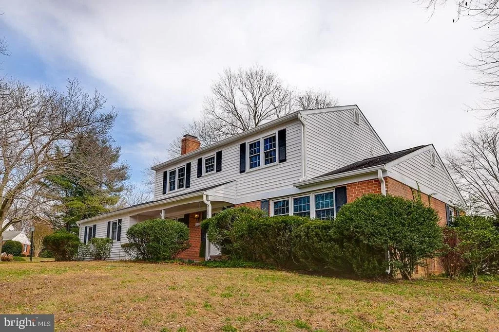 Photo of 9702 LONGVIEW DRIVE