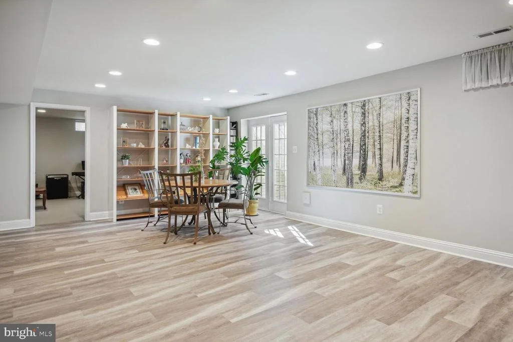 Photo of 10 MAPLECREST COURT