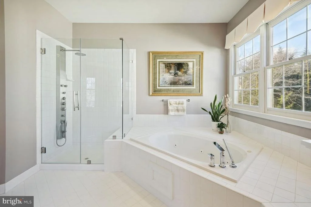Photo of 10 MAPLECREST COURT