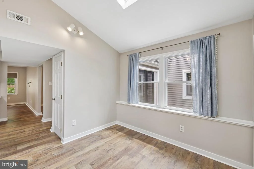 Photo of 1410 KNIGHTS BRIDGE TURN
