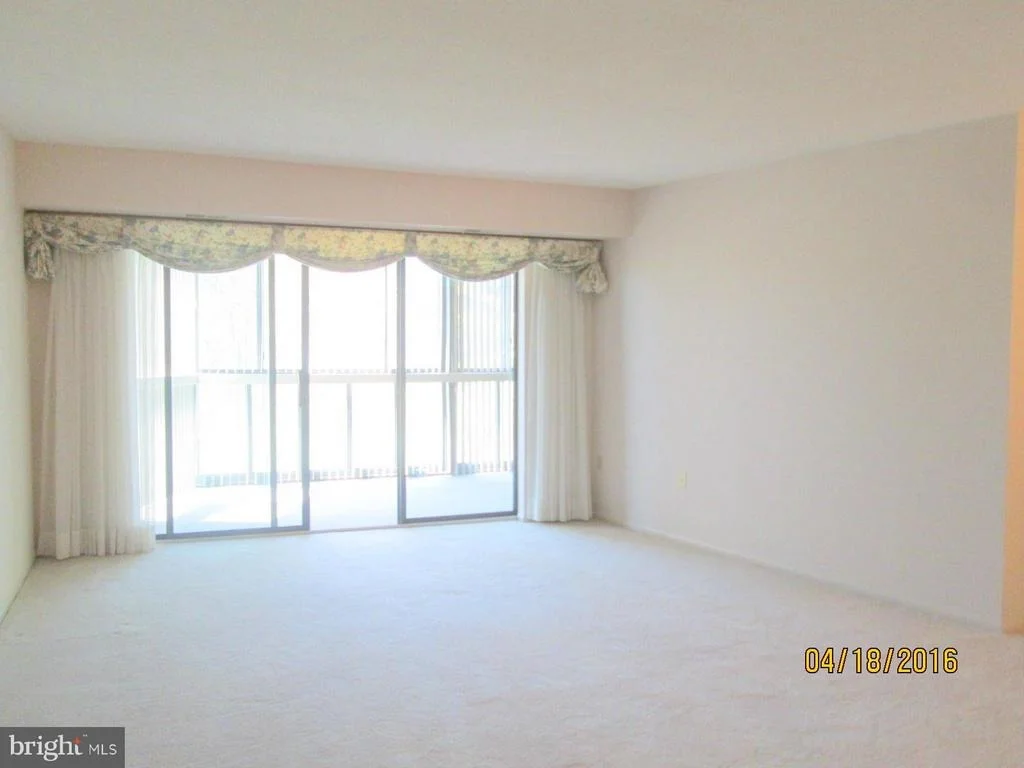 Photo of Unit 3714 at 15115 INTERLACHEN DRIVE