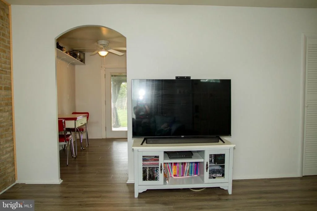 Photo of 276 PINOAK LANE