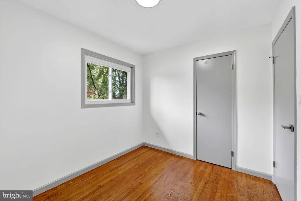 Photo of 5604 DUNDALK DRIVE