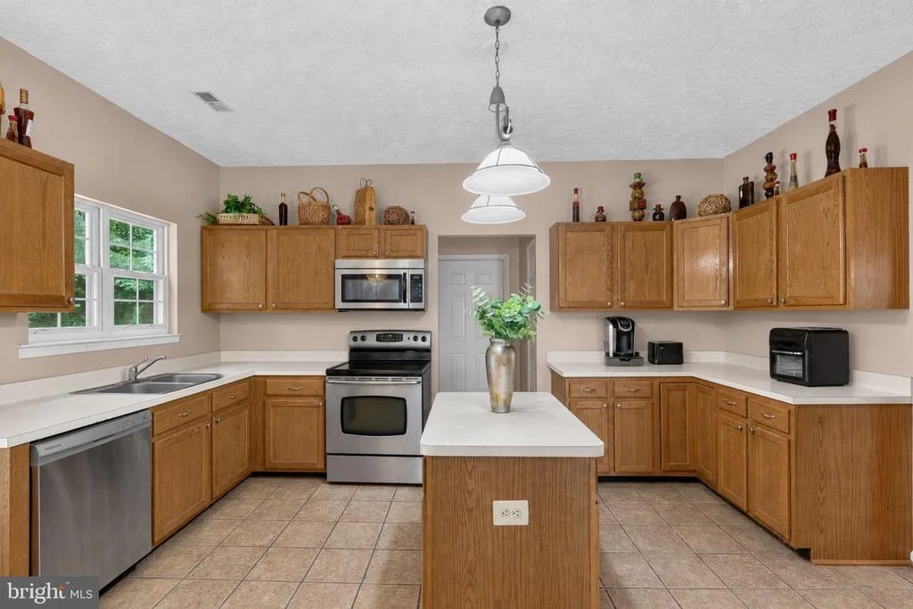 Photo of 9106 HELMSLEY DRIVE