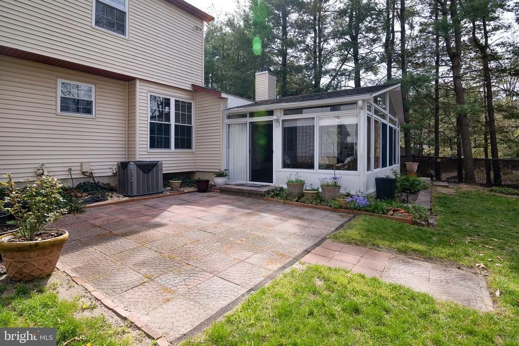 Photo of 18 ABERDEEN DRIVE