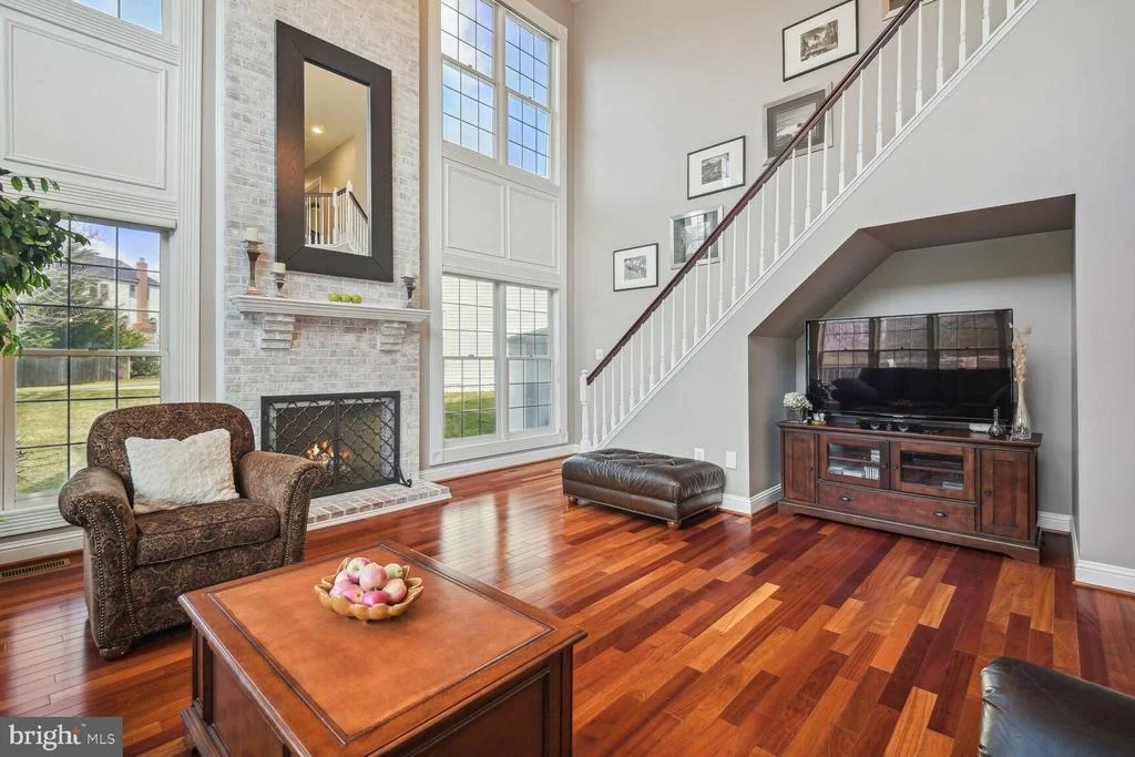 Photo of 10 MAPLECREST COURT