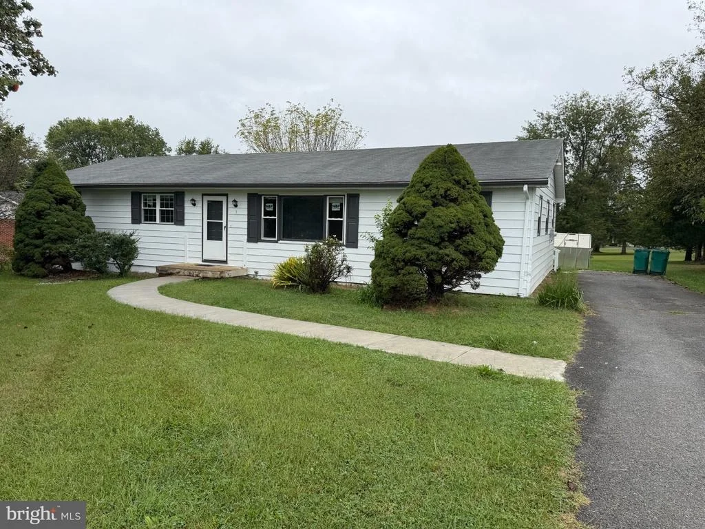 Photo of 3 SPRINGVIEW BOULEVARD