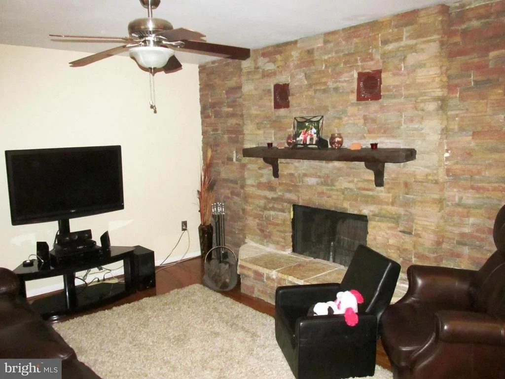 Photo of 714 NARROWLEAF DRIVE