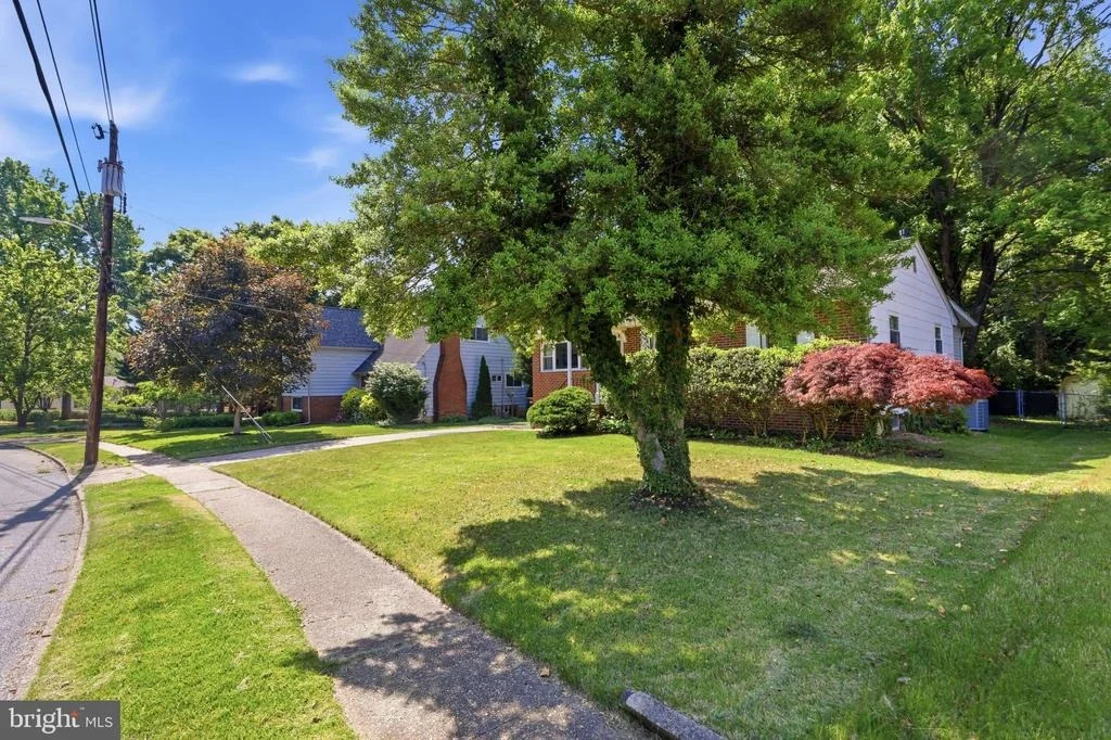 Photo of 735 WARREN DRIVE