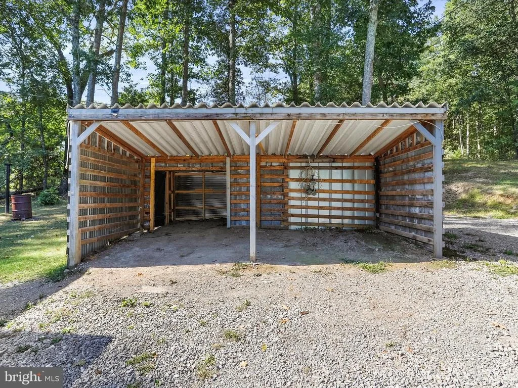 Photo of 867 MASON ROAD