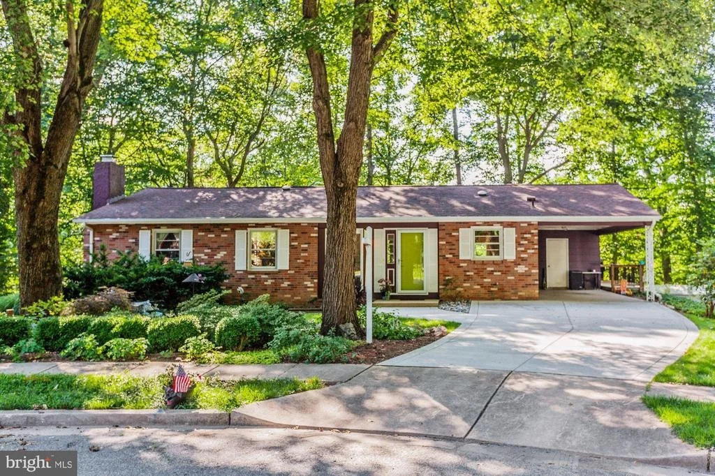 Photo of 7104 HADLOW COURT