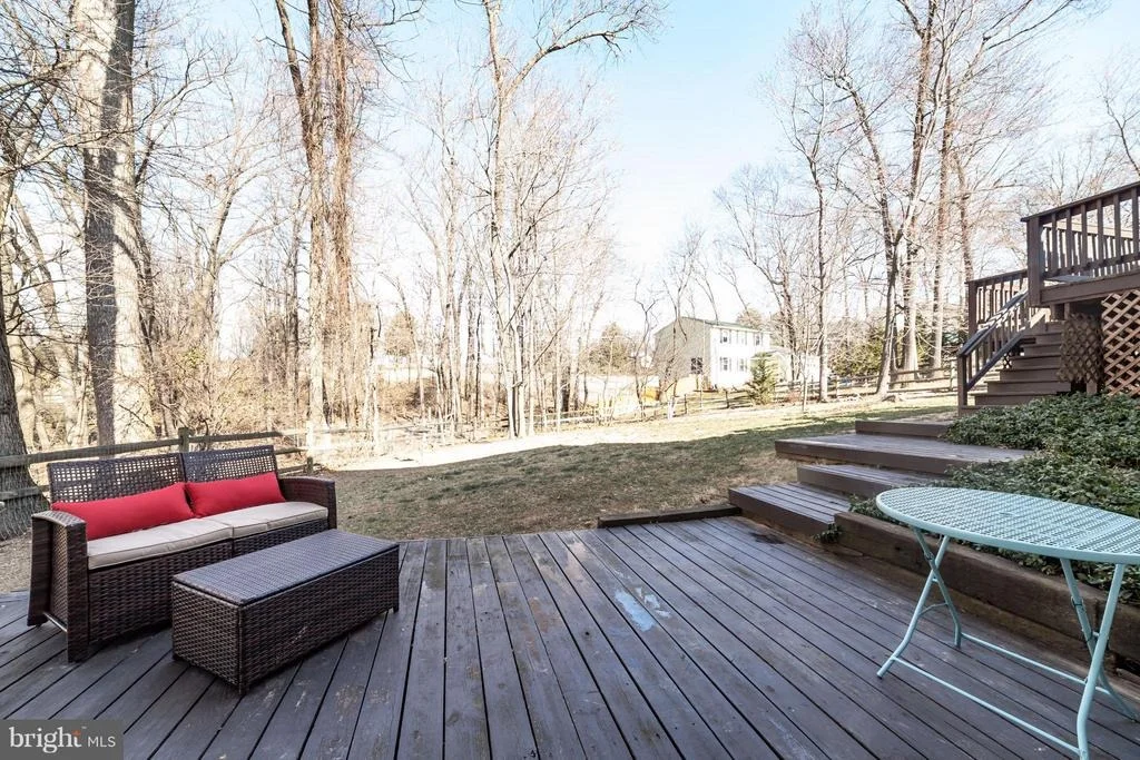 Photo of 8917 ROUNDLEAF WAY