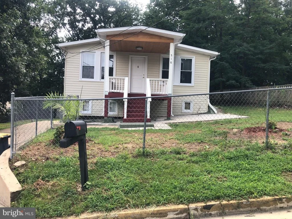 Photo of 516 MENTOR AVENUE