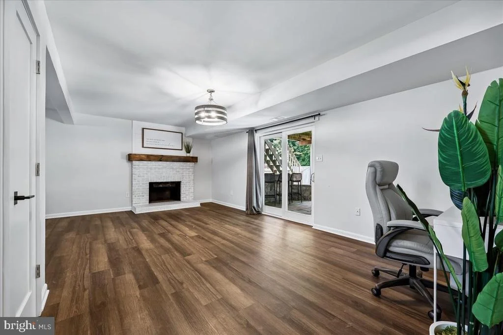 Photo of 24713 CUTSAIL DRIVE