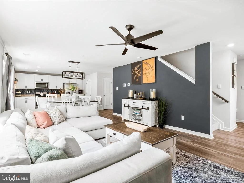 Photo of 2051 POMONA WAY