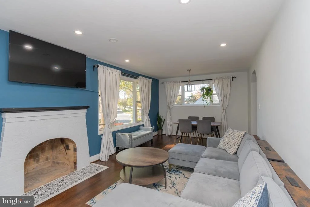 Photo of 3821 GREENLY STREET