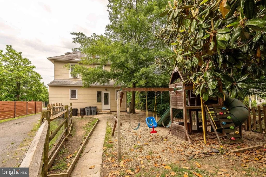 Photo of 1823 MAYFIELD AVENUE