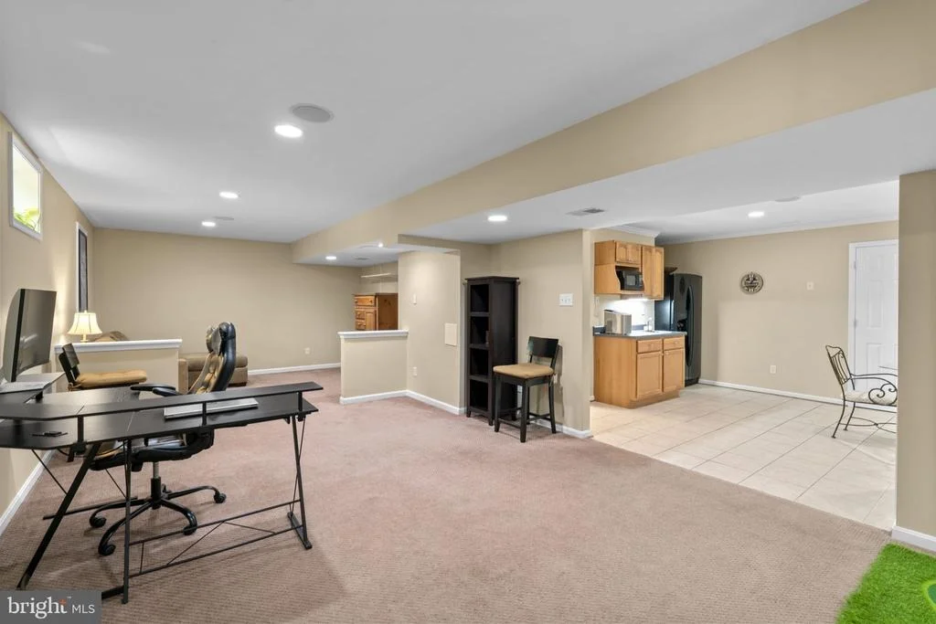 Photo of 439 UNIVERSITY DRIVE