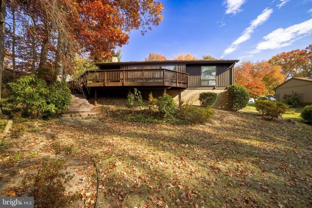 Photo of 8815 BURBANK ROAD