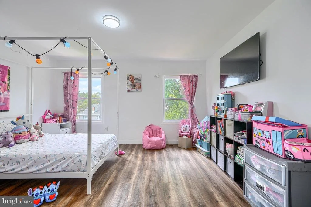 Photo of 4212 POWELL AVENUE