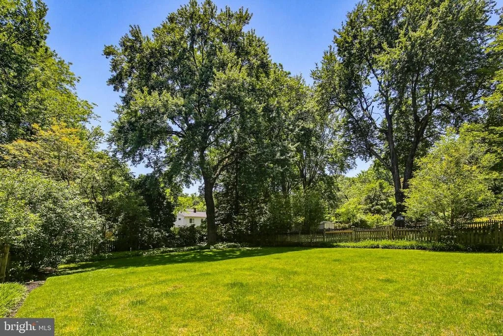Photo of 504 WATERFORD ROAD
