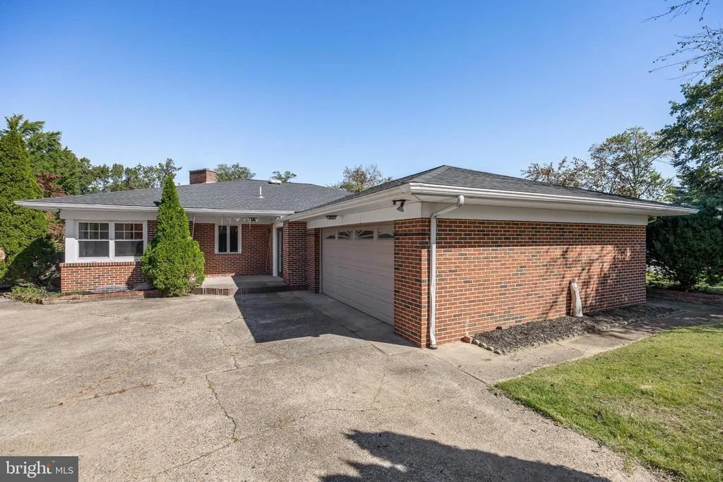Photo of 206 HAMPTON ROAD
