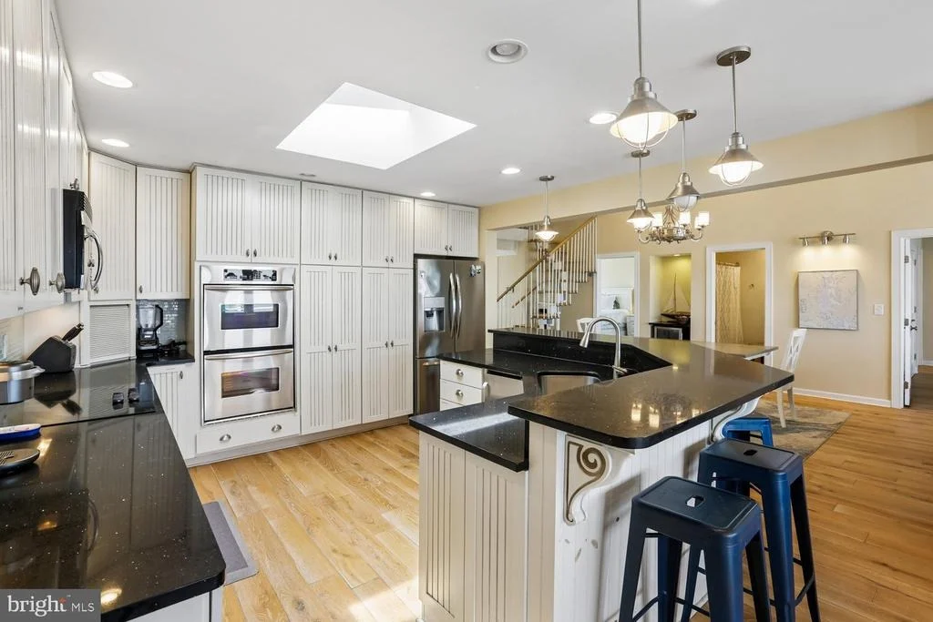 Photo of 8034 RIVERVIEW ROAD