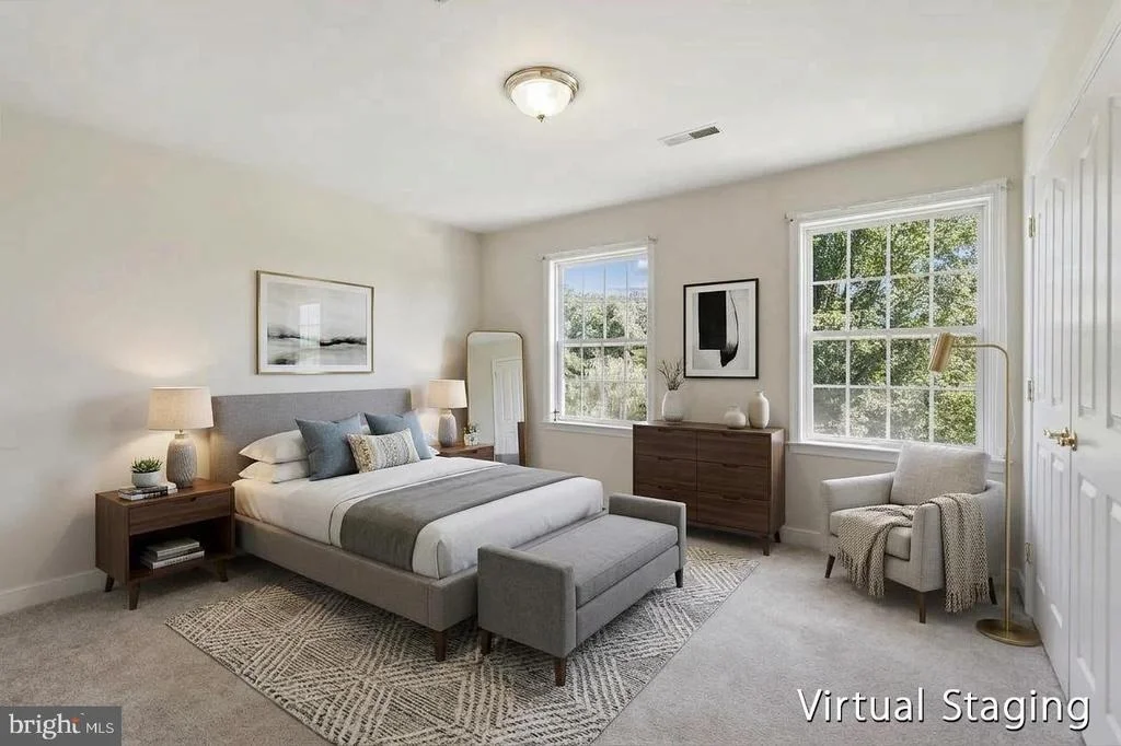 Photo of 915 ZENITH DRIVE