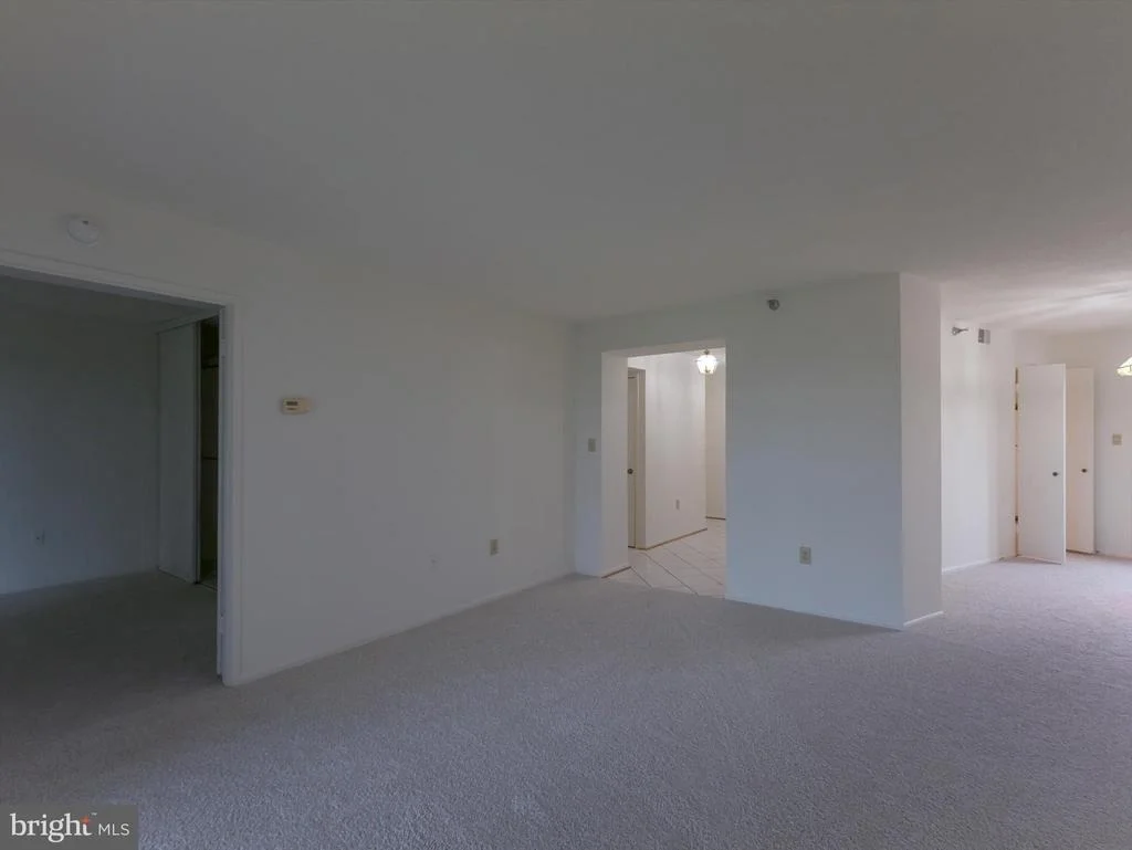 Photo of Unit 31012 at 15115 INTERLACHEN DRIVE