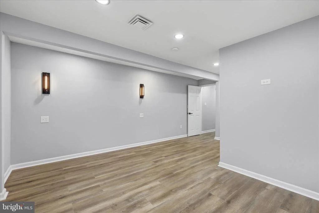 Photo of 2639 LOGMILL ROAD