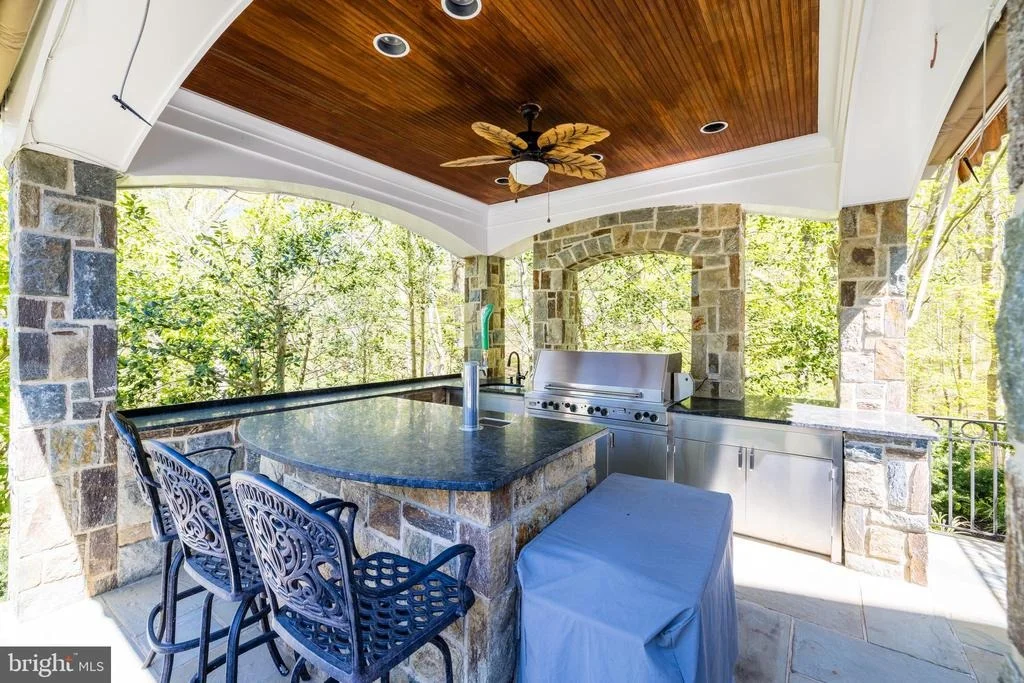 Photo of 658 LIVE OAK DRIVE
