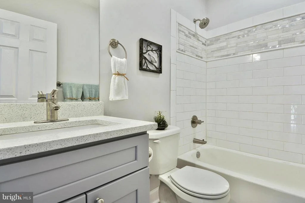 Photo of 2808 GLEN ISLE ROAD