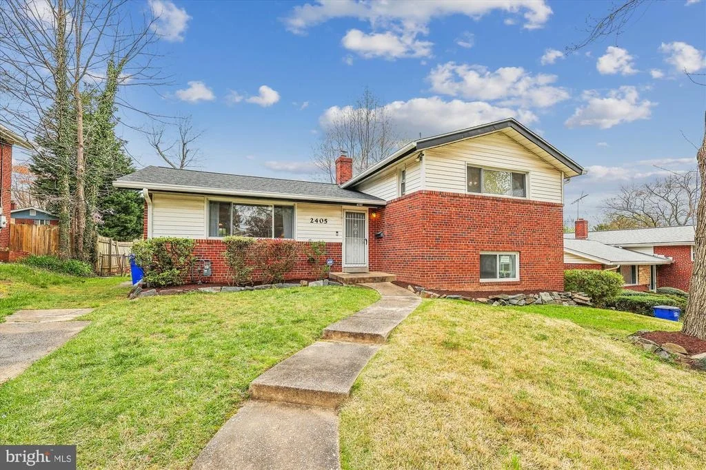 Photo of 2405 HARMON ROAD