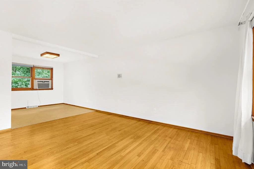 Photo of 130 CIRCLE ROAD